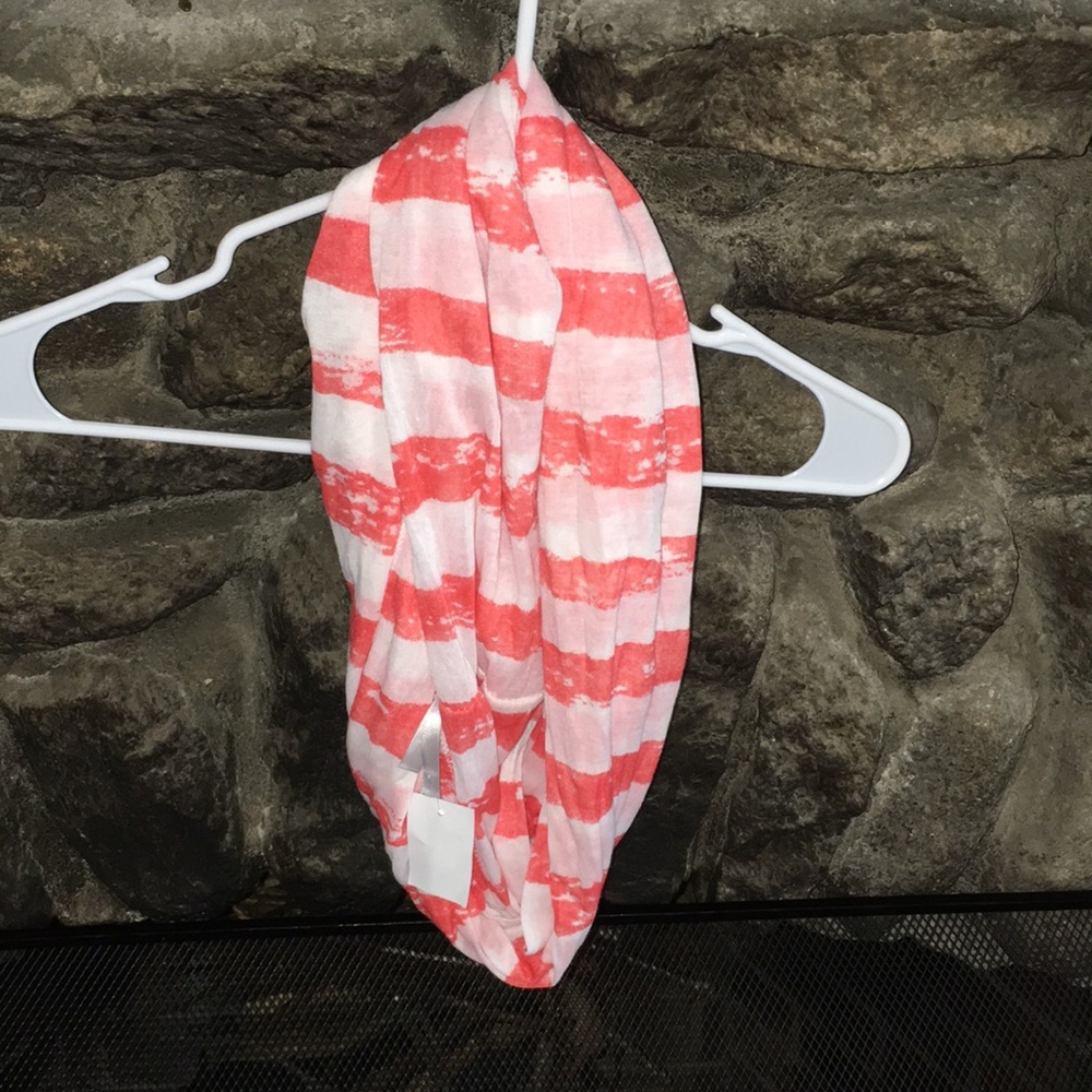 Charlotte Russe NWT infinity scarf. Orange white